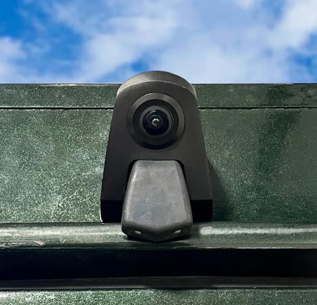 LR-CAM-02.webp